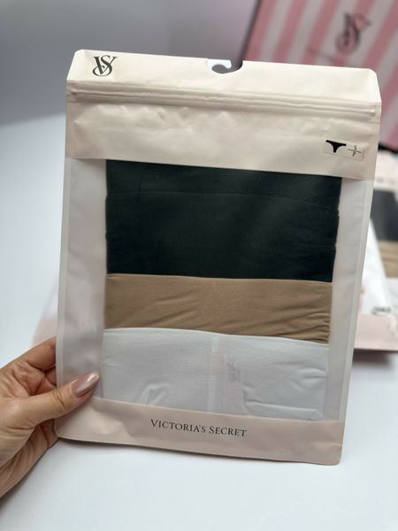 Набір трусиків 4-Pack No-Show Thong Panties Victoria's Secret 27079977 фото